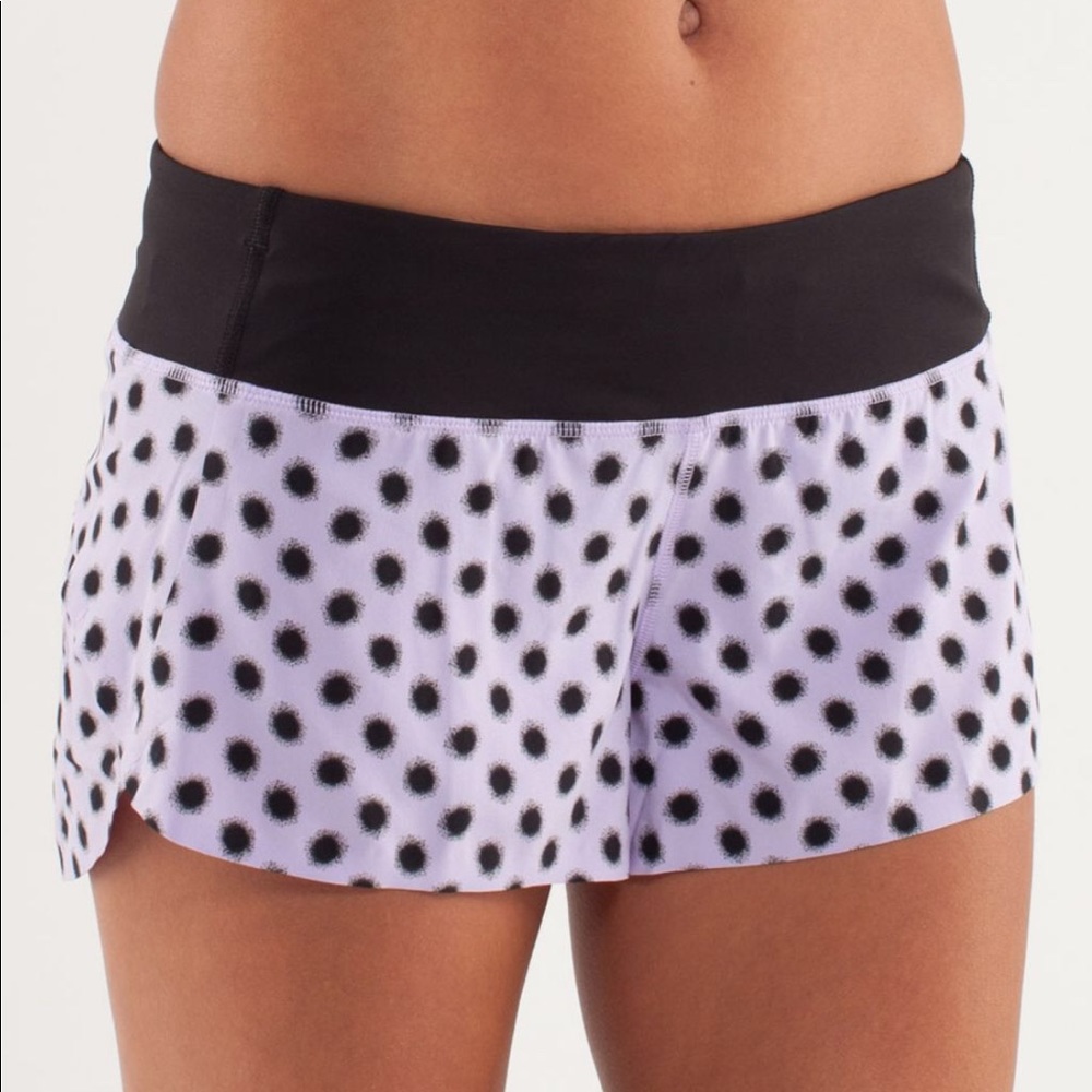 Lululemon Run Speed Short Size 6 lilac/black dot
